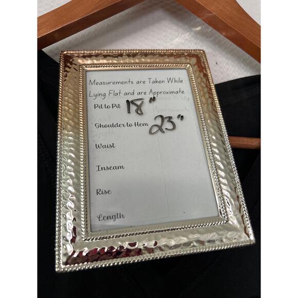 Lush Women's Black V Neck Short Sleeve Basic Lightweight Tee Size XS - Picture 7 of 8